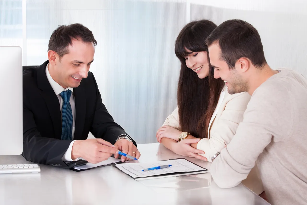YEAR-END TAX PLANNING TIPS YOU DON’T WANT TO MISS